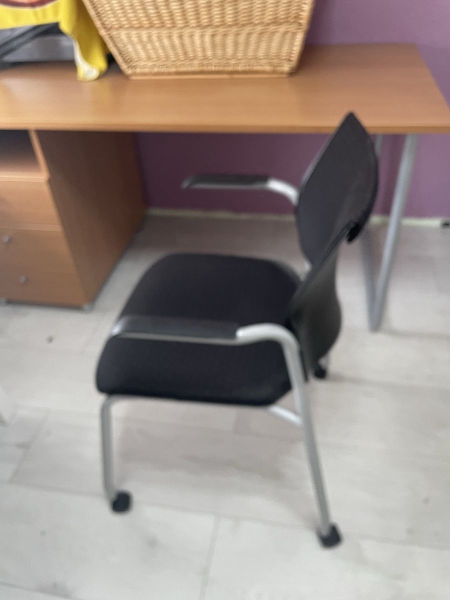 Chaises: 2 Bürostuhl mit Rollen – D'occasion à Obergösgen par Camaro_zl1 1