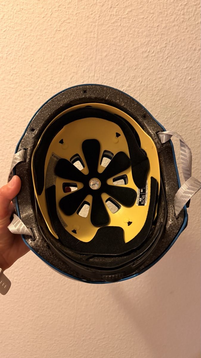Caschi: Velohelm mit MIPS von Nutcase - brandneu! – Nuovo (secondo la descrizione) da Zürich venduto da jas_lk8w 2