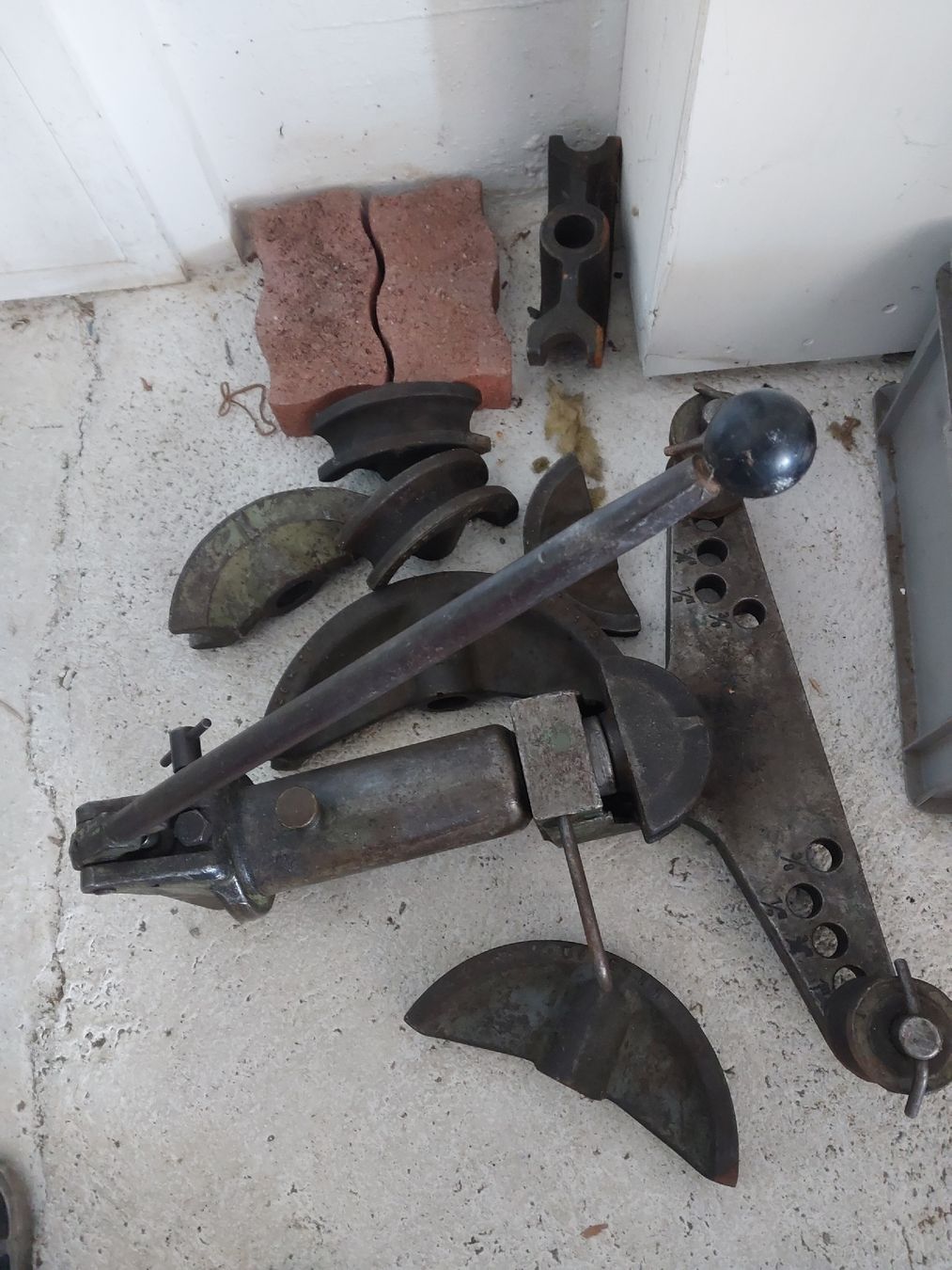 Tutti gli attrezzi: Hydraulische Rohrbiege – Difettoso da Rothenhausen venduto da living.sideways 1