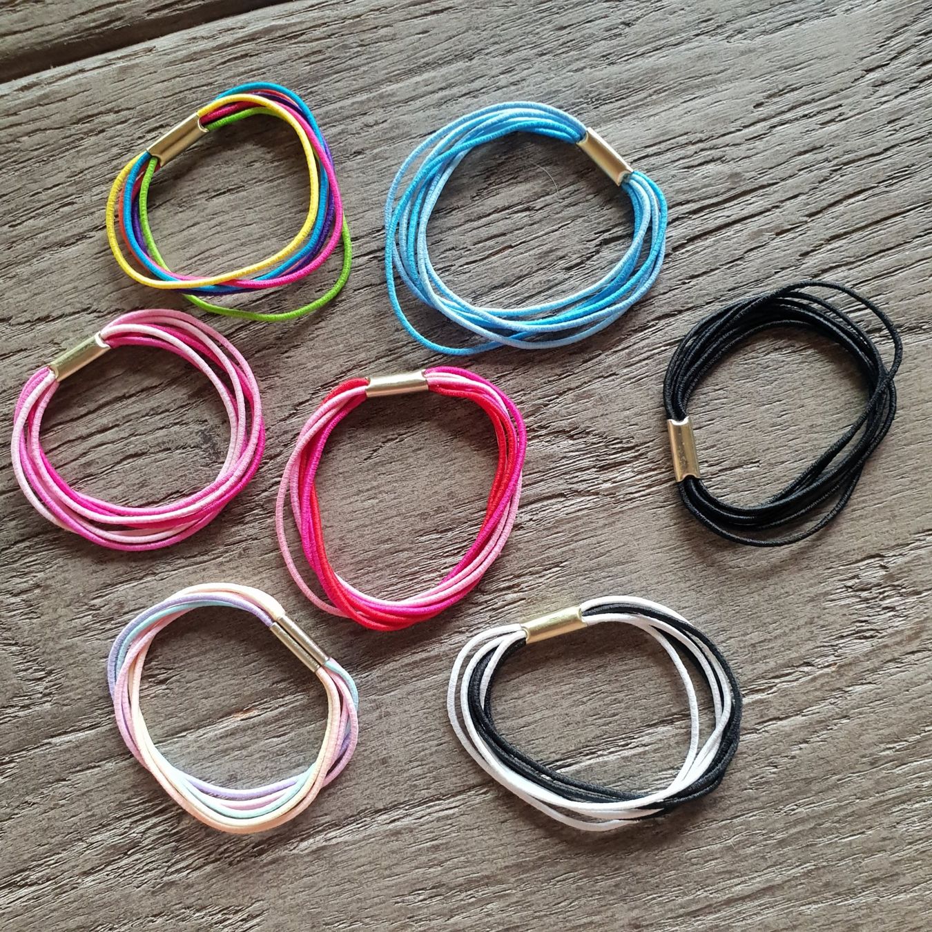 Haarschmuck: 🐸 6 HAARGUMMIS ASSORTIERT ODER FARBEN NACH WAHL – Neu und originalverpackt aus Môtier (Vully) von Frogs