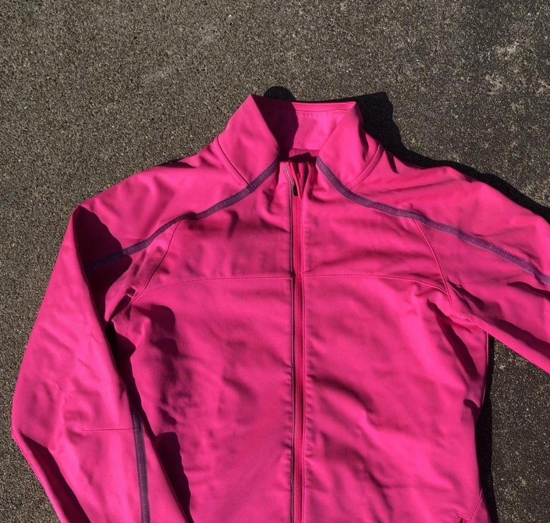 Asics Jacken: Asics Sportjacke – Gebraucht aus Fribourg von ann_l9b7 2