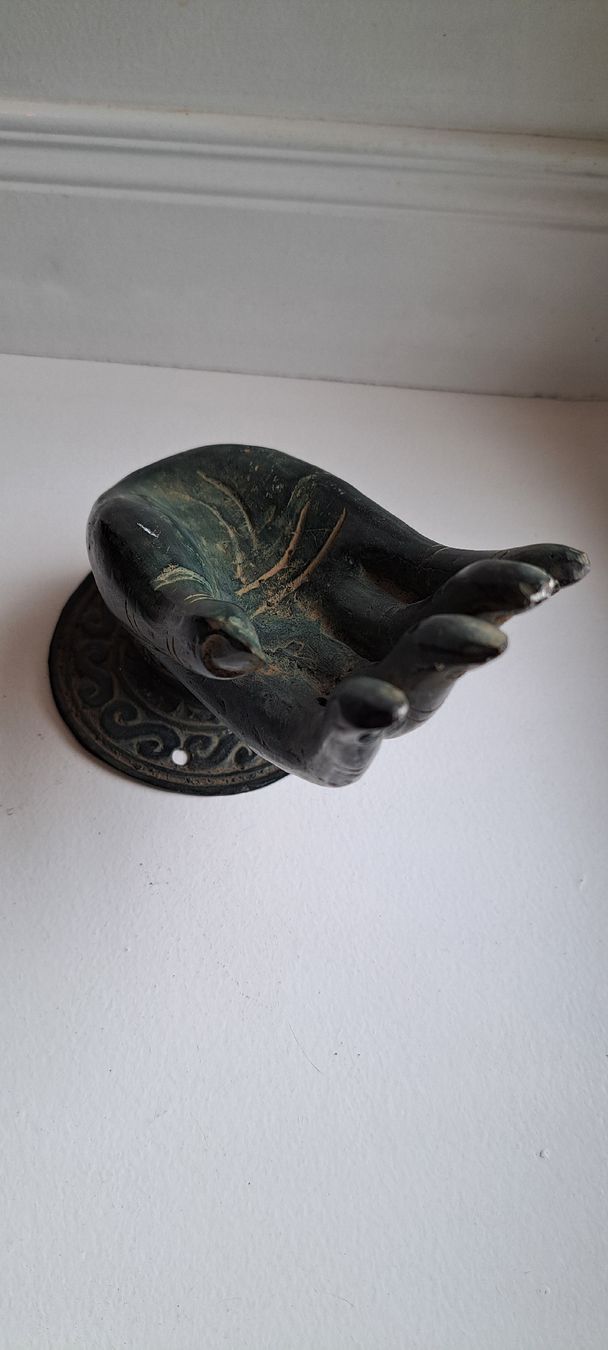 Tutte le decorazioni: Main bouddhiste en bronze – Nuovo e nell'imballaggio originale da St-Aubin-Sauges venduto da Rrrrrrrrrrr 1
