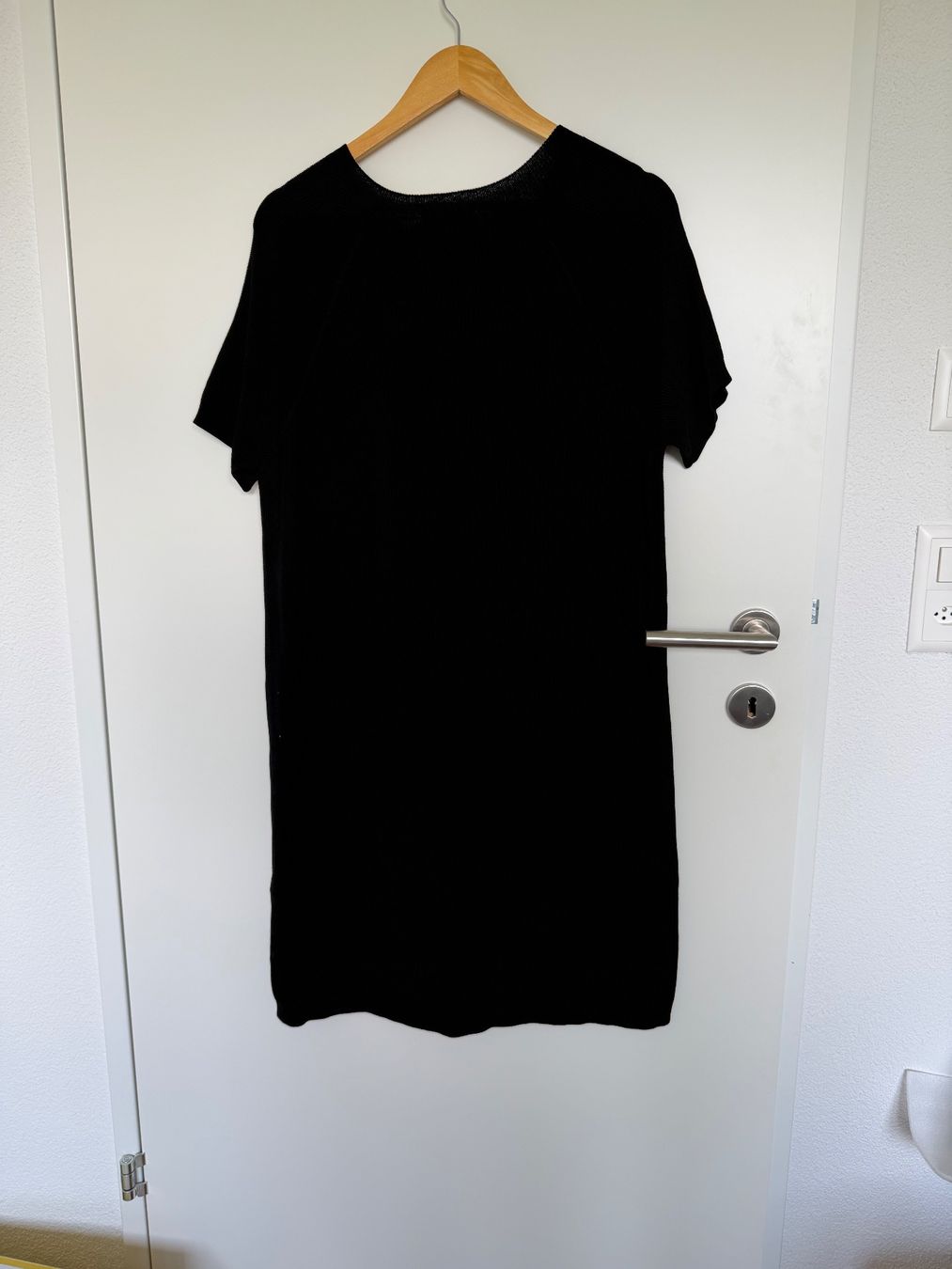 Cos Vestiti: Strickkleid COS schwarz Grösse L – Usato da Buchs SG venduto da VintageHomeCH 1