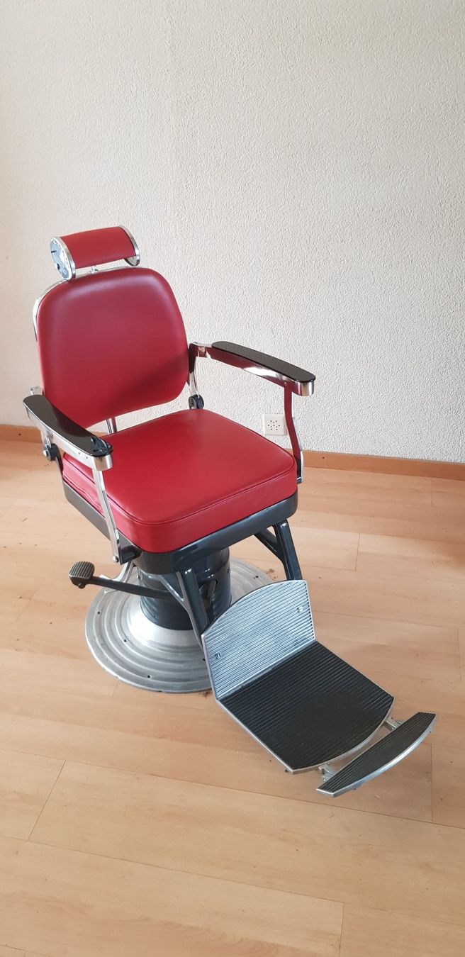 Sedie: Coiffeurstuhl Barberstuhl Antik – Nuovo (secondo la descrizione) da Nürensdorf venduto da salibeer