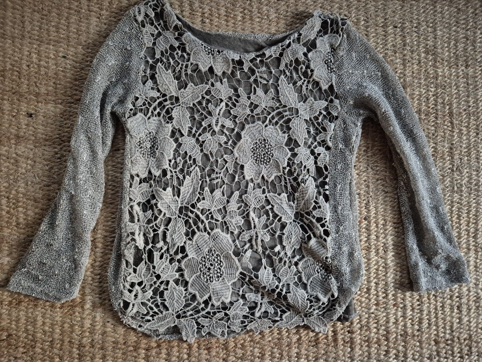 Maglioni & Felpe: Pull dentelle manches longues gris argenté – Usato da Yverdon-les-Bains venduto da somiou