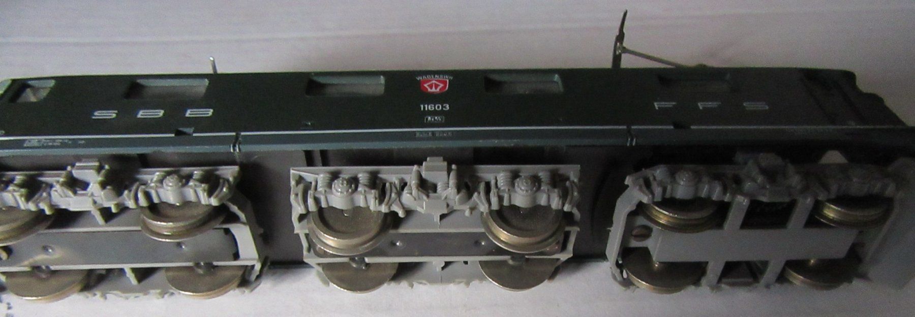SBB/CFF/FFS Modellini di ferrovie: Lima E. - Lokomotive HO Analog SBB Ae 6/6 11603 – Usato da Rüdtligen venduto da Carfield04 2