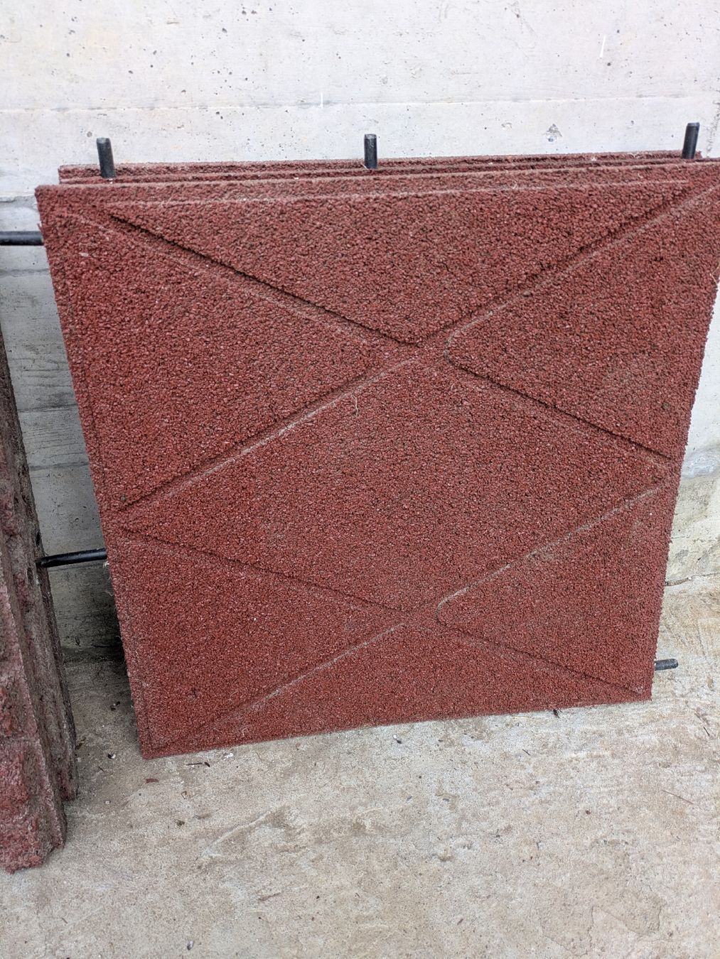 Rivestimenti per pavimenti: Fallschutzplatten – Usato da Schlosswil venduto da Gunner85 1