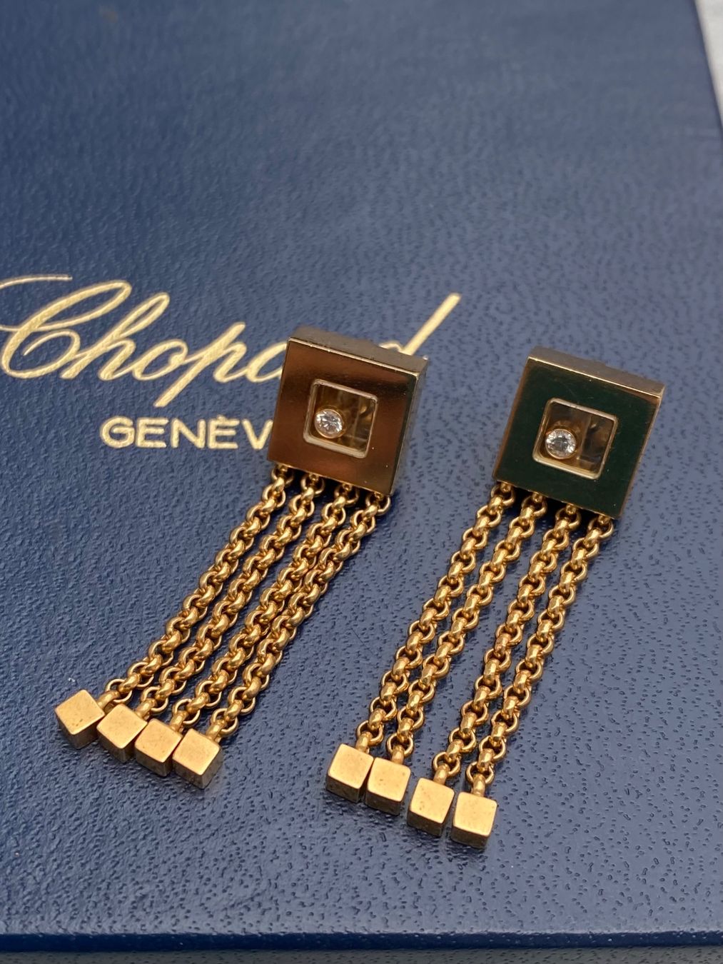Chopard Orecchini pendenti & Orecchini a lobo: Chopard Ohrhänger,  18 K GG,  mit Diamanten – Usato da Wettingen venduto da taloo