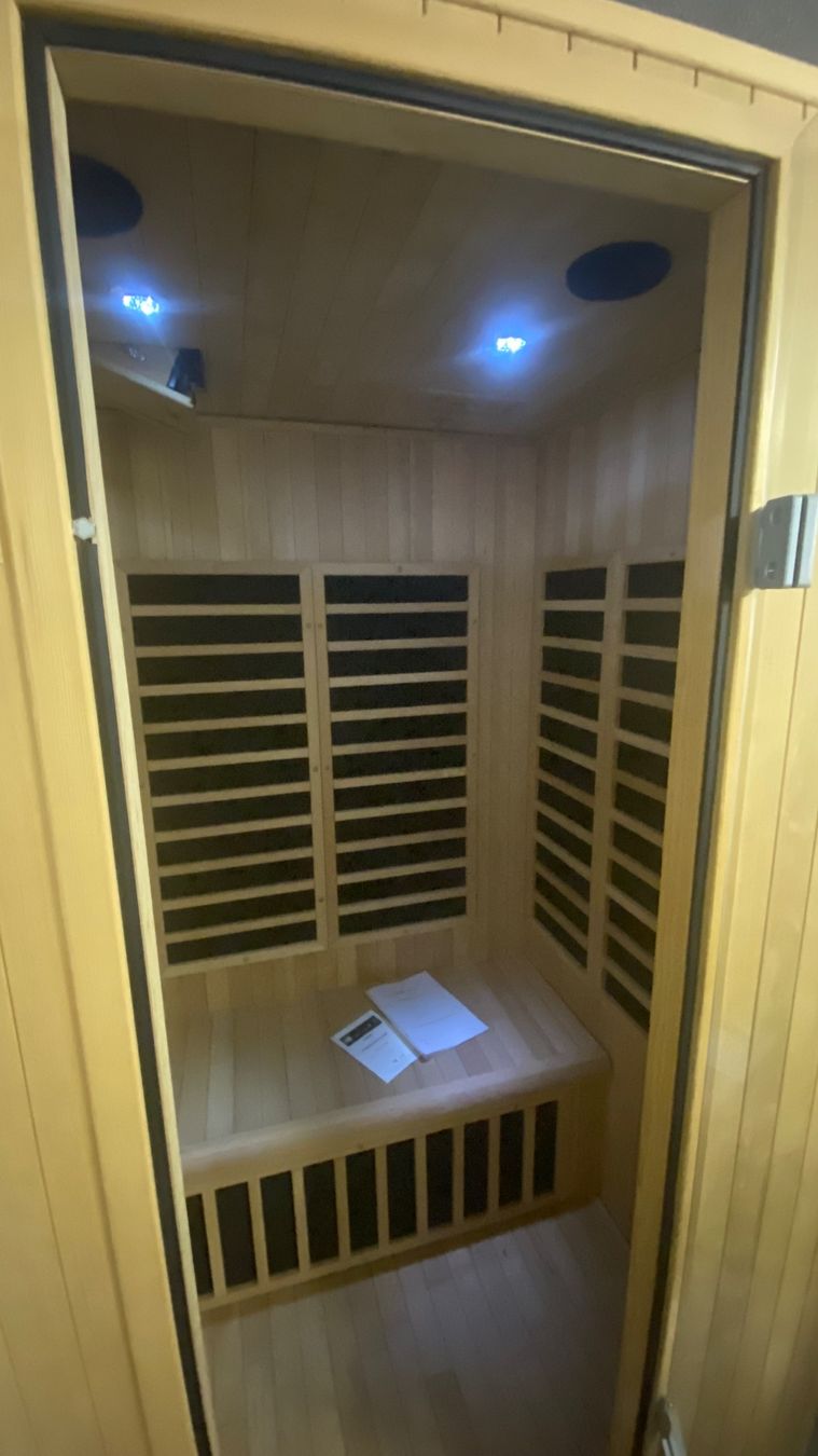 Sauna & Accessori: Infrarotkabine – Usato da Frick venduto da Zimmo 1