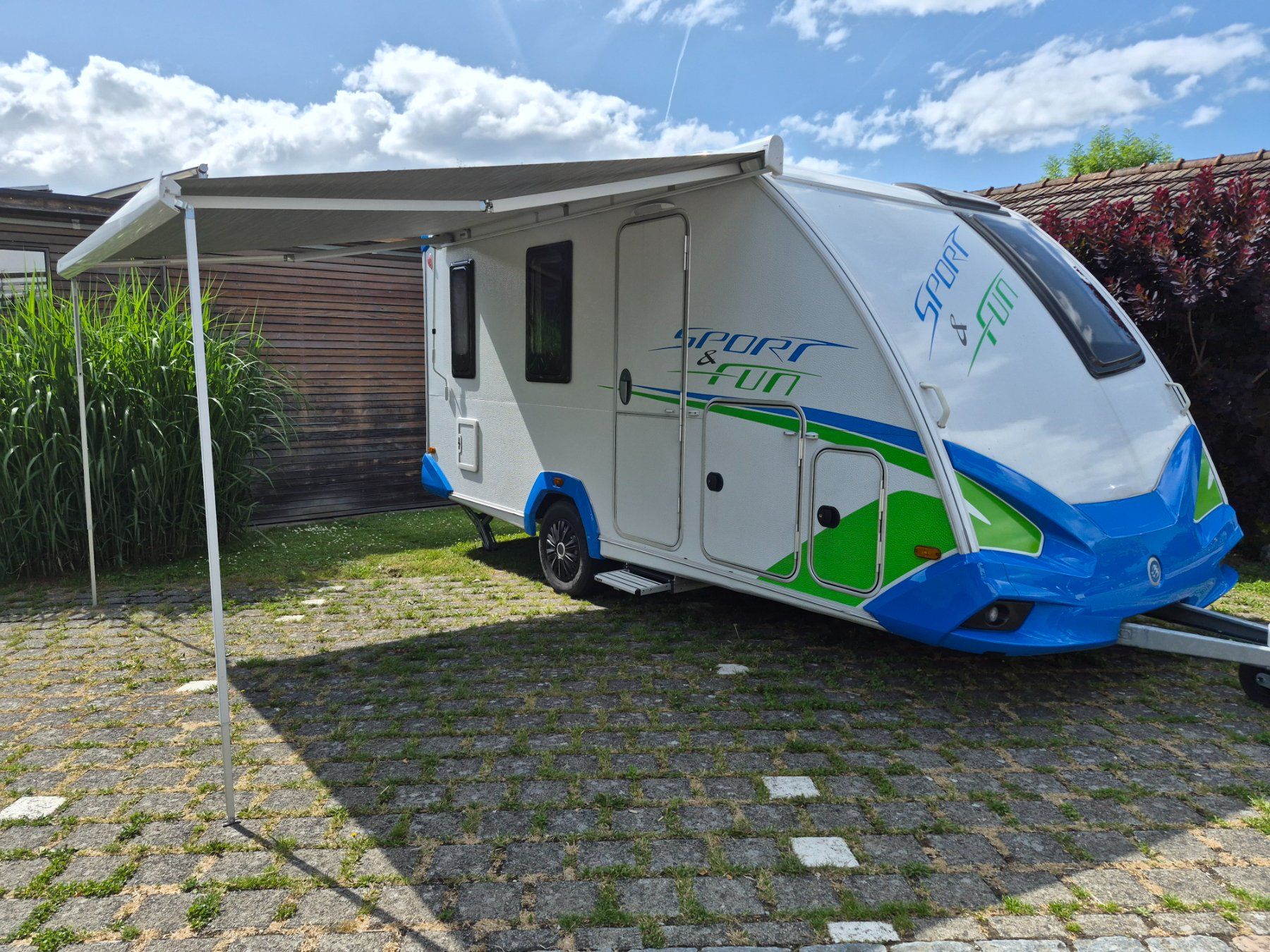 Knaus Veicoli da campeggio: Wohnwagen KNAUS Sport & Fun - autark – Usato da Brislach venduto da R204