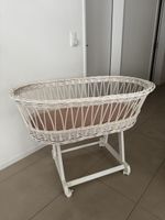 Beistellbett / Stubenwagen aus Korb mit Matratze, Matratzens