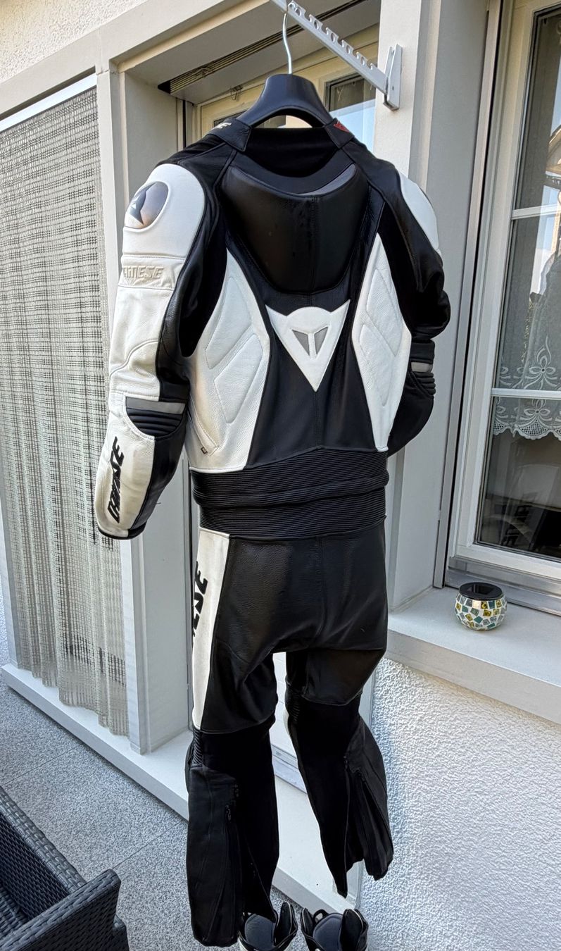 Dainese Costumes, combinaisons de sport et fonctionnelles: Dainese Lederkombi 2-Teiler – D'occasion à Wetzikon ZH par m.a90 1