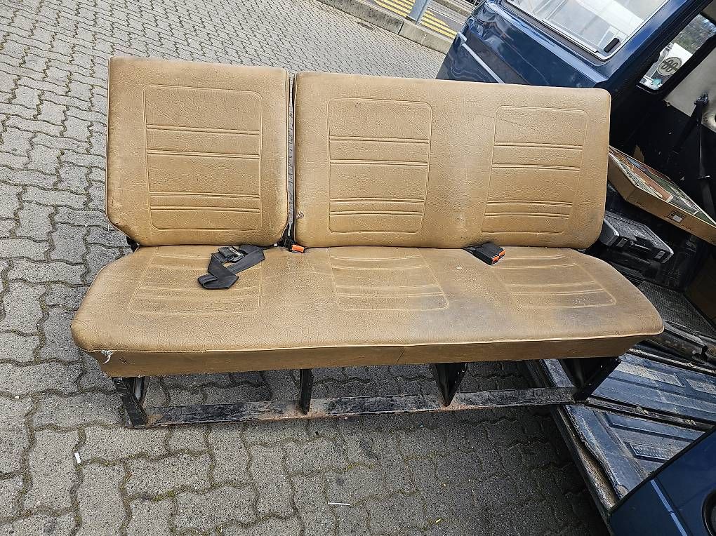 VW Tutti pezzi di ricambio auto: Banquette vw type 3, caravelle. – Usato da Genève venduto da Interlakn