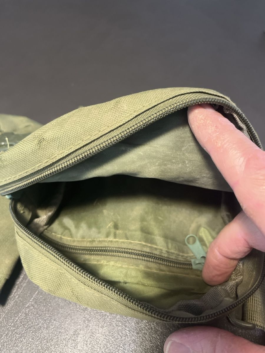 Sacs: Sac banane tactique vert, pochettes multiples, utilisé – D'occasion à Prangins par Rodard8 2