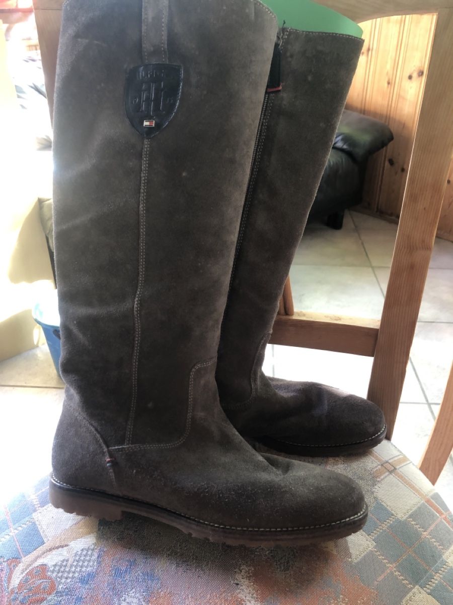 Tommy Hilfiger Damenschuhe: Tommy Hilfiger Wildlederstiefel - Grösse 40 – Gebraucht aus Eglisau von Vidal_sosun