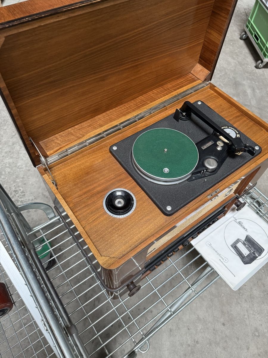 Tourne-disques: Vintage-Plattenspieler – Défectueux à Horriwil par Carrera68