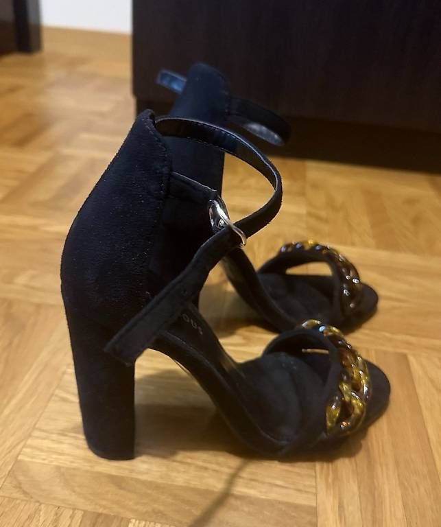 Chaussures femmes: Glamorous: Sandales talon bloc noires taille 36 – Neuf (Voir description) à Lausanne par loi_8msc 3