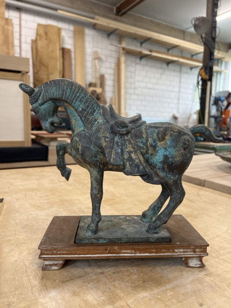 Figurines: Bronzefigur Pferd mit Sockel antiker Stil – D'occasion à Perlen par Chregle1 2