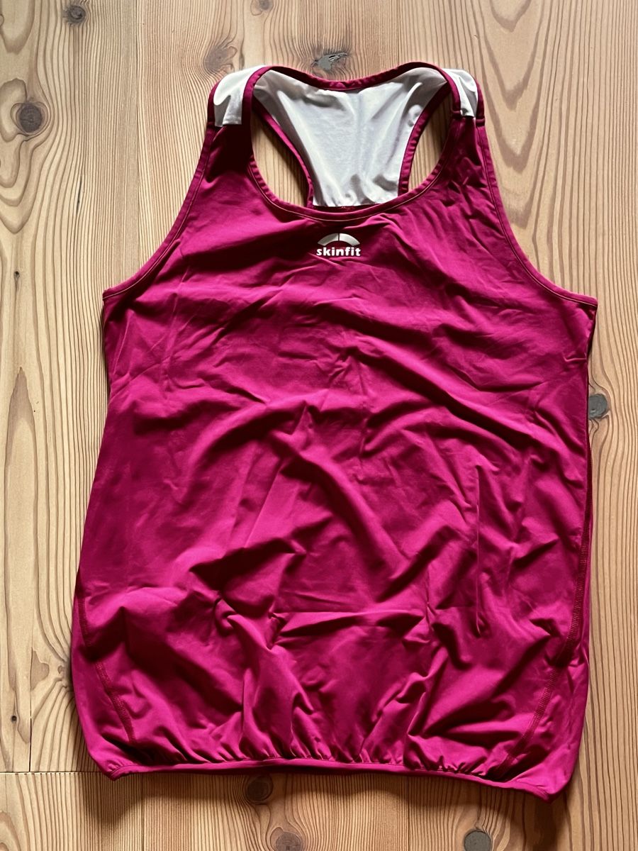 Skinfit Tops: Skinfit Tanktop Gr. M – Gebraucht aus Illnau von Anook05