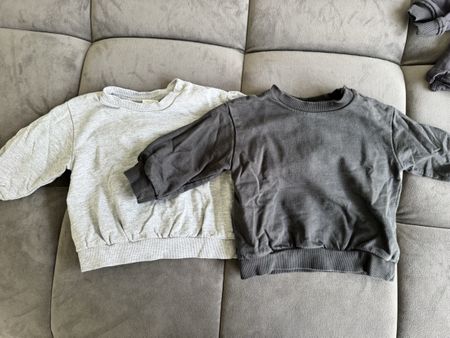 Zwei Pullover H&M Bio-Baumwolle grau Grösse 68 neuwertig
