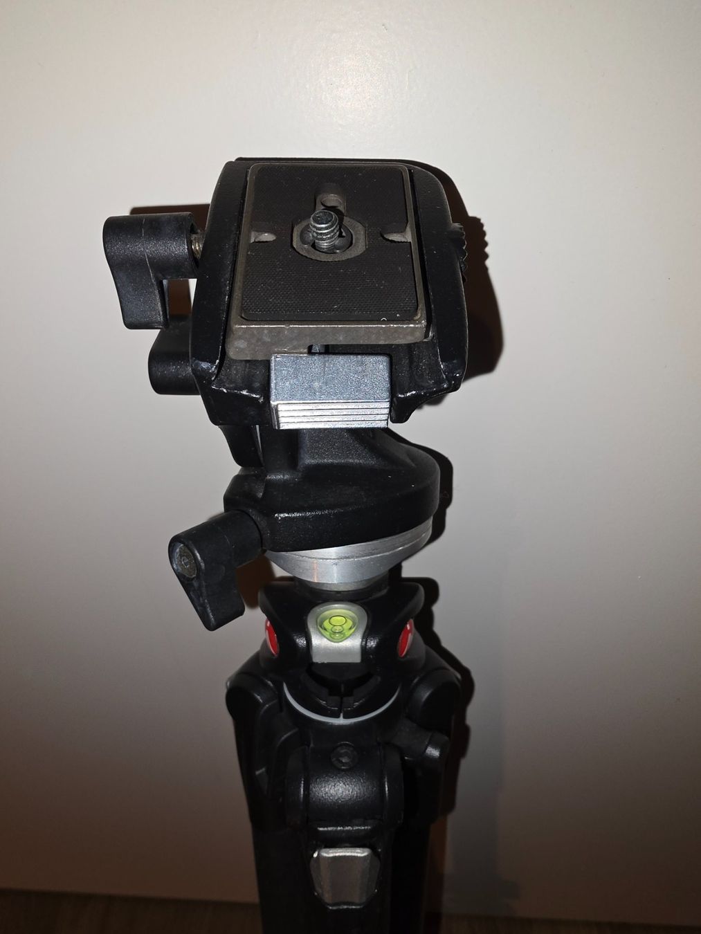 Manfrotto Treppiedi & Teste: Manfrotto Stativ 190XPROB - Kamerastativ – Usato da Hinwil venduto da Janihoss 2