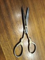 Vintage Stickschere / Nähschere, verziert, goldfarbig!