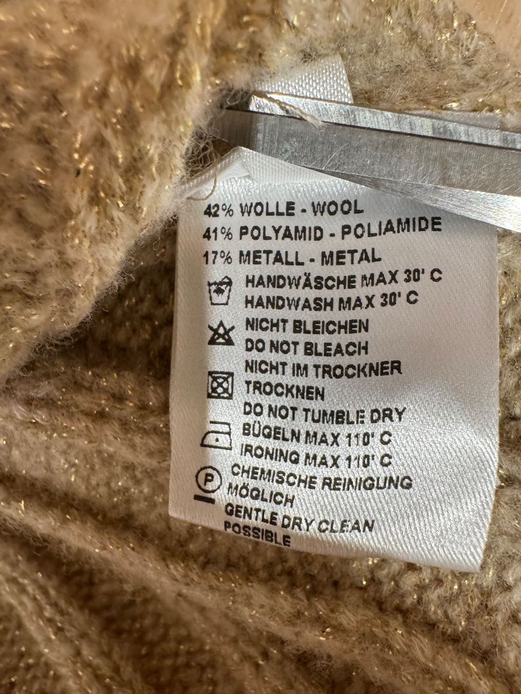 Maglioni & Felpe: Cooler Pullover/Strickkleid mit Goldfäden, Esisto, Gr. M – Nuovo (secondo la descrizione) da Oberrohrdorf venduto da maggys15 7