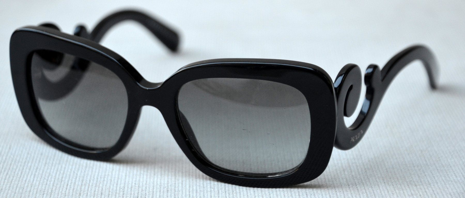 Prada Occhiali & Lenti: Sonnenbrille Prada SPR270 lunettes de soleil – Usato da Collonges venduto da arashee 3