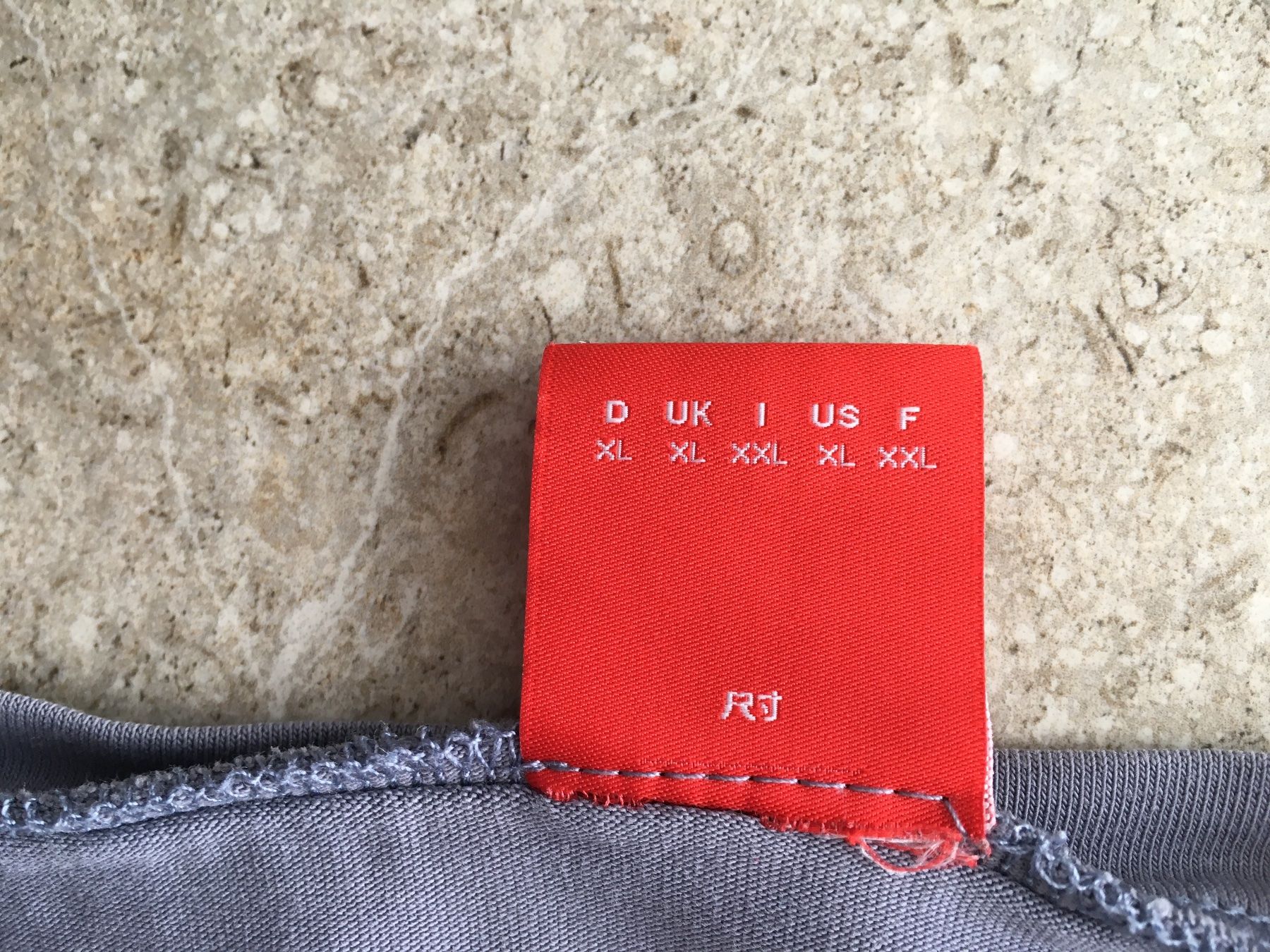 Esprit Camicette: ESPRIT Umstandsshirt Gr. XL, Langarm, Grau, Knöpfe – Usato da Gächlingen venduto da Tara_devi 2