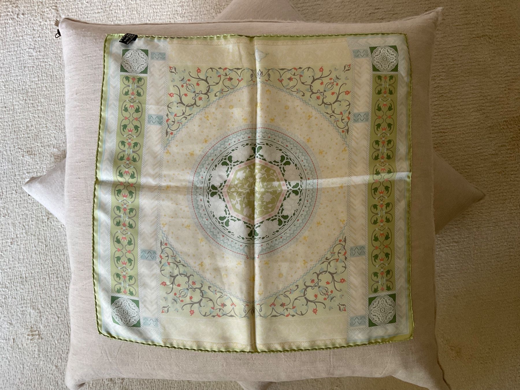 Etro Foulard & Sciarpe: Etro Tuch 100% Seide Top Zustand! – Usato da Zürich venduto da ves_w6wl 1