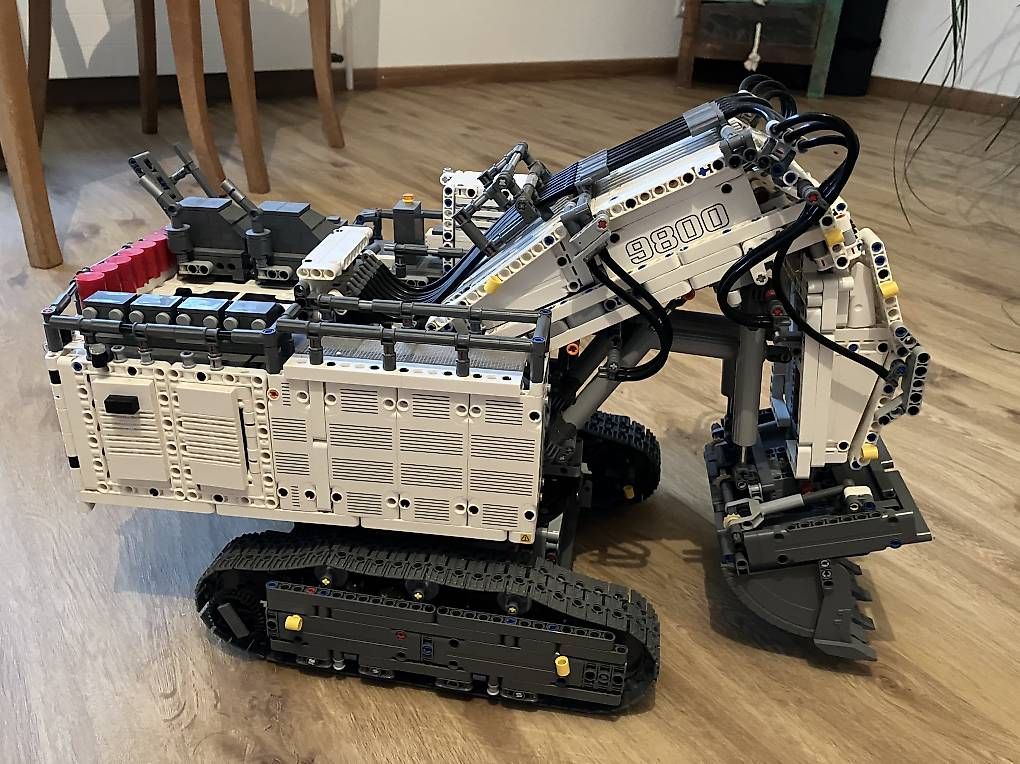 Liebherr Escavatori: LEGO Technic Bagger 9800 mit Fernbedienung gebraucht – Usato da Unterseen venduto da krampo 1