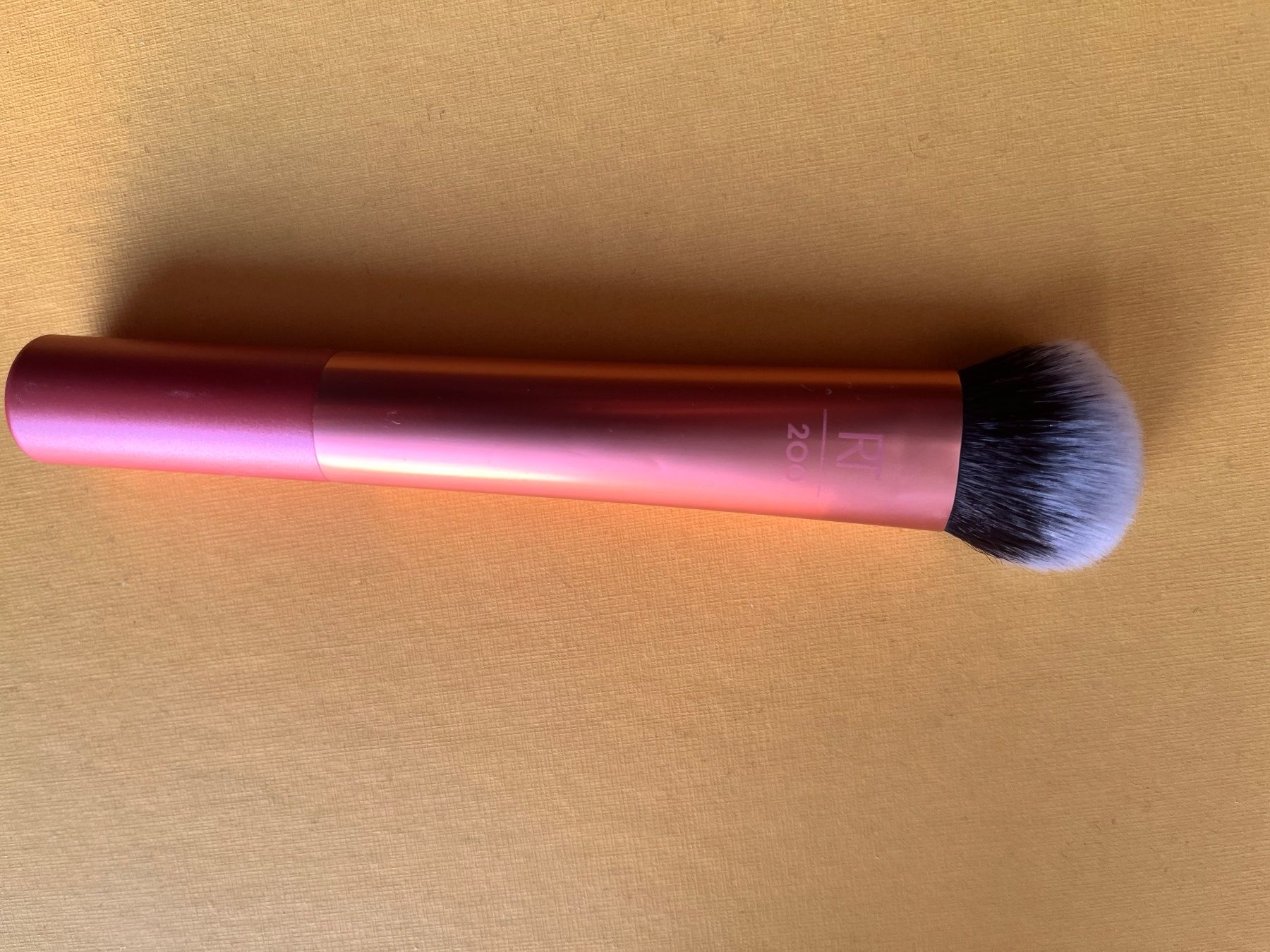 Make-up: REAL TECHNIQUES Expert Face Brush RT 200 – Usato da arbon venduto da dakin 2