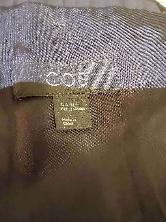 Cos Cappotti: Leichter Mantel von Cos – Usato da Zürich venduto da Melianea 1