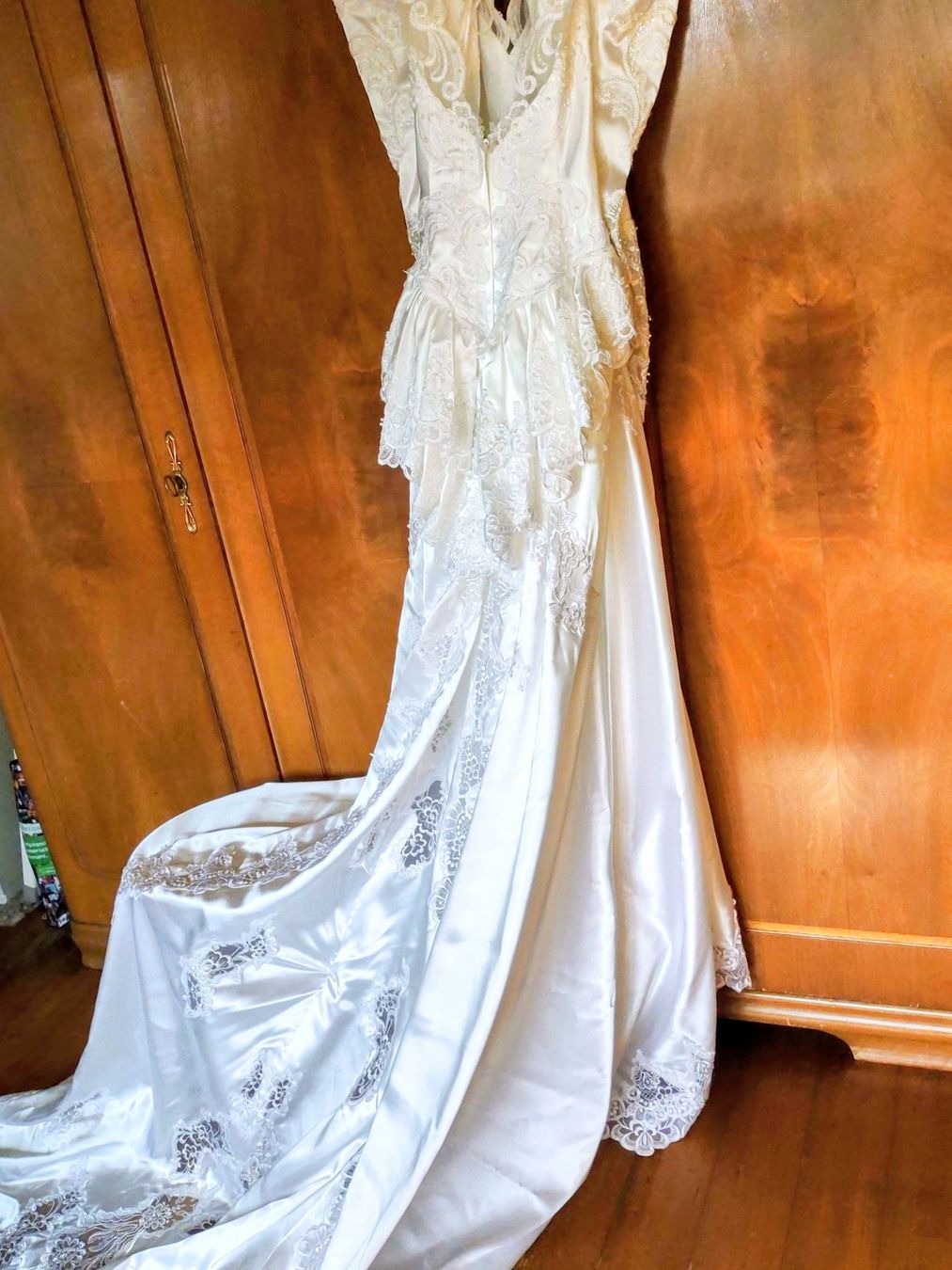 Vestiti: Wunderschönes Hochzeitkleid Grösse 36 – Usato da Montlingen venduto da Nikita-Sidney