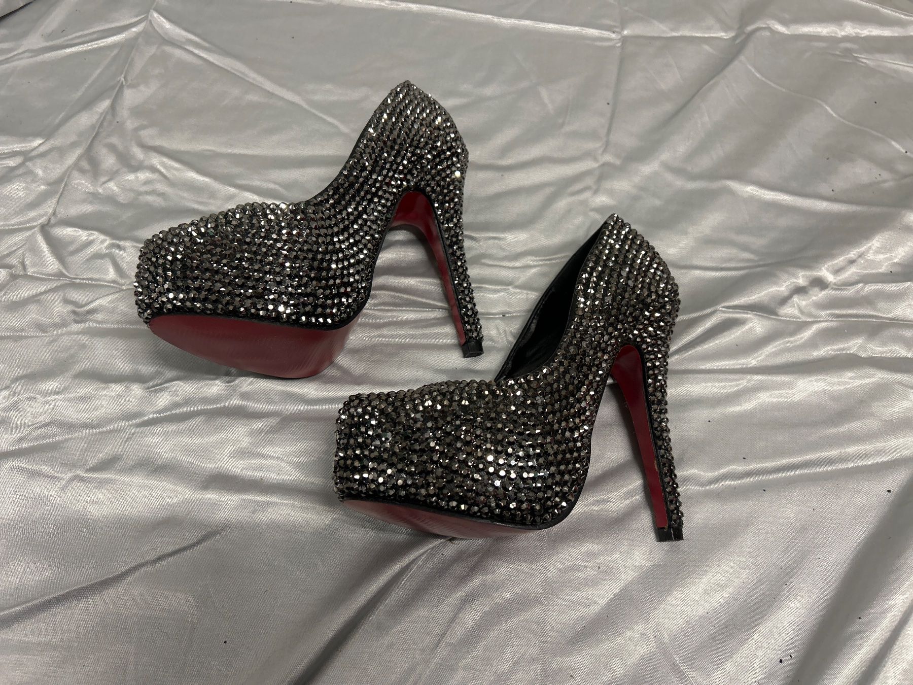 Damenschuhe: Pumps mit Strasssteinen Gr 34 Neu – Neu und originalverpackt aus Regensdorf von Spyke55 1
