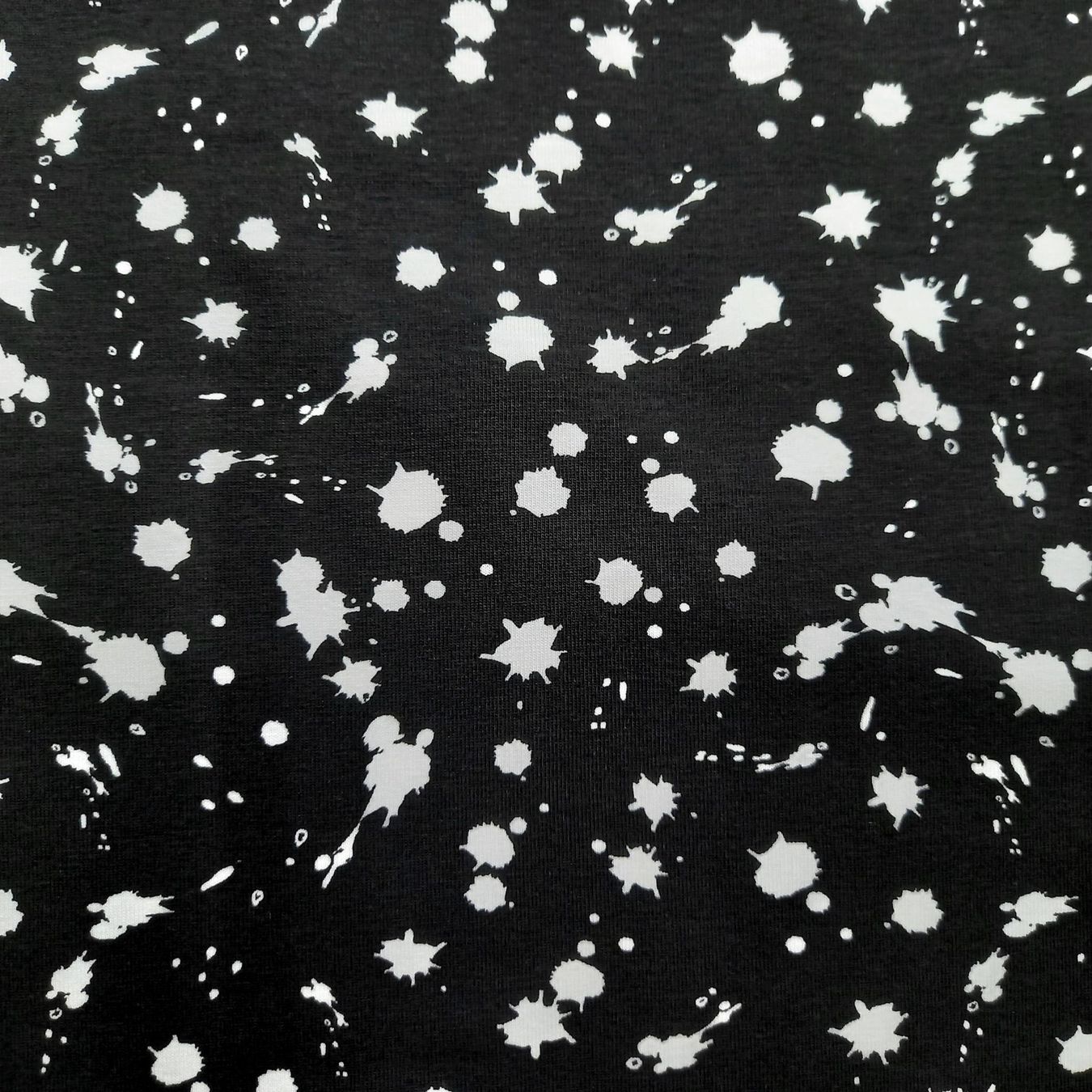 Stoffe: Jersey Klecks schwarz/weiss – Neu und originalverpackt aus Winterthur von Kimbana