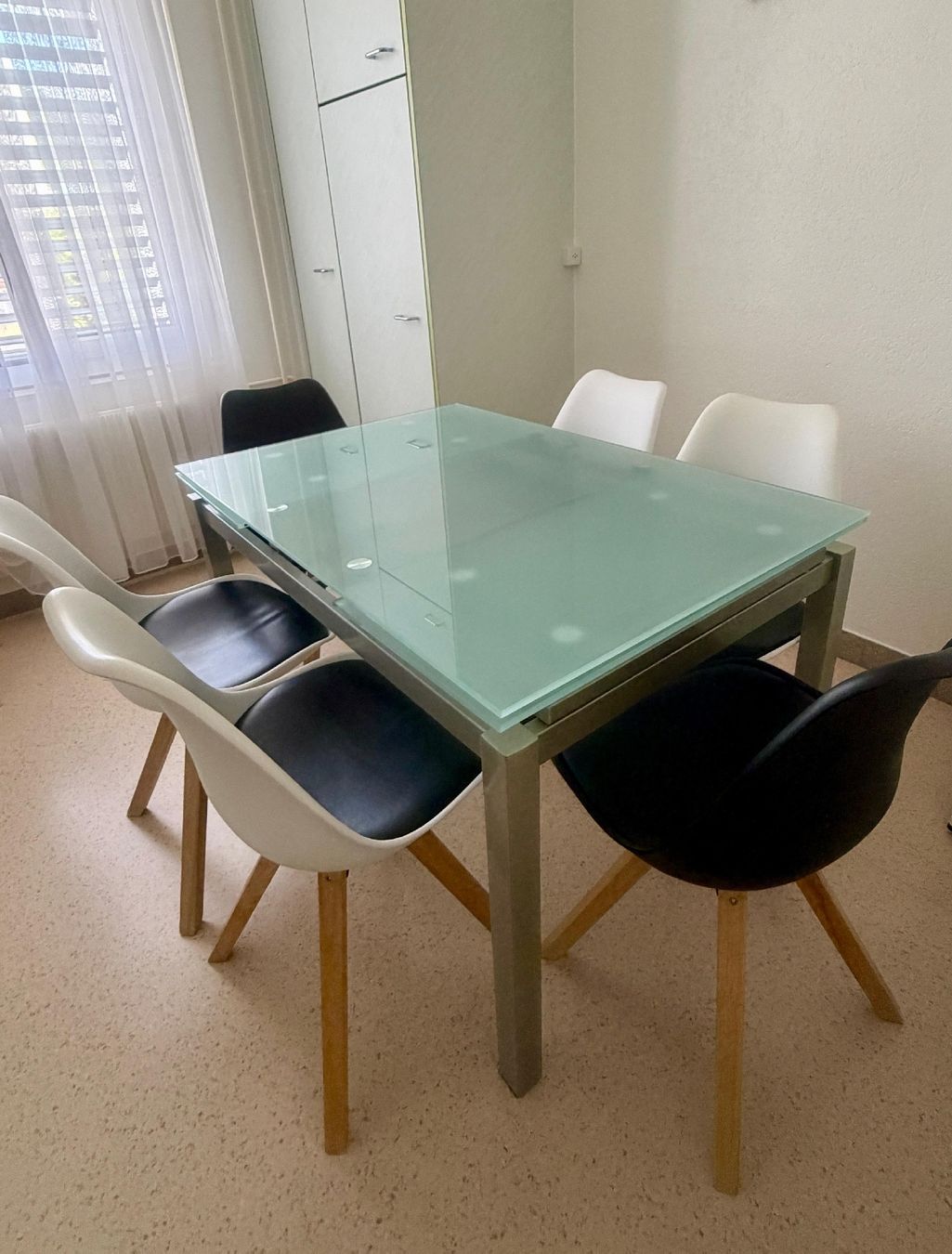 Tavoli: Table à manger – Usato da Delemont venduto da Qam_qy7k 1
