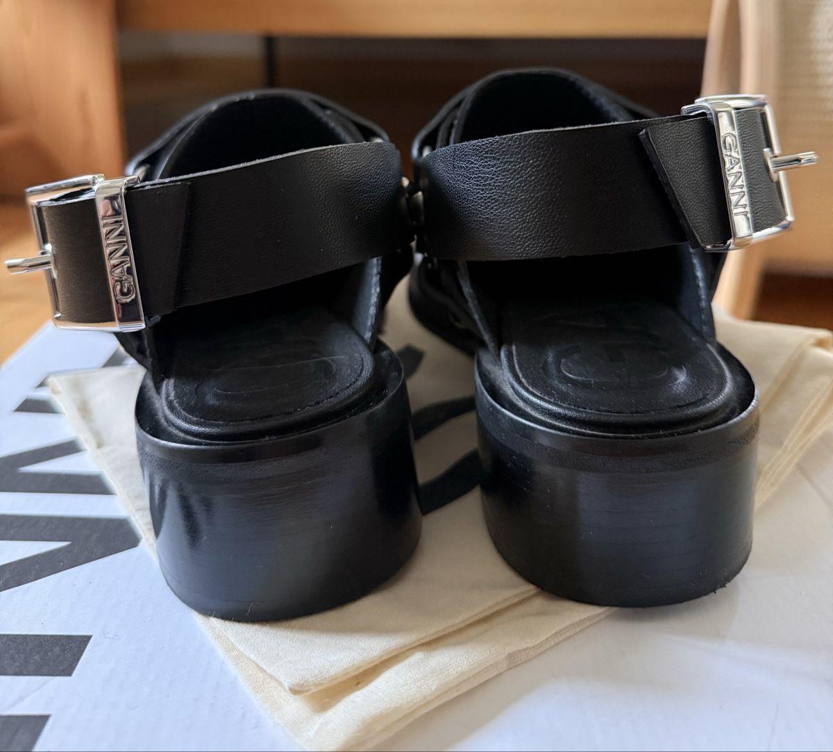 Ganni Scarpe da donna: GANNI Slingback Biker Mules Black 38 – Usato da Sils/Segl Maria venduto da DeFringues 3