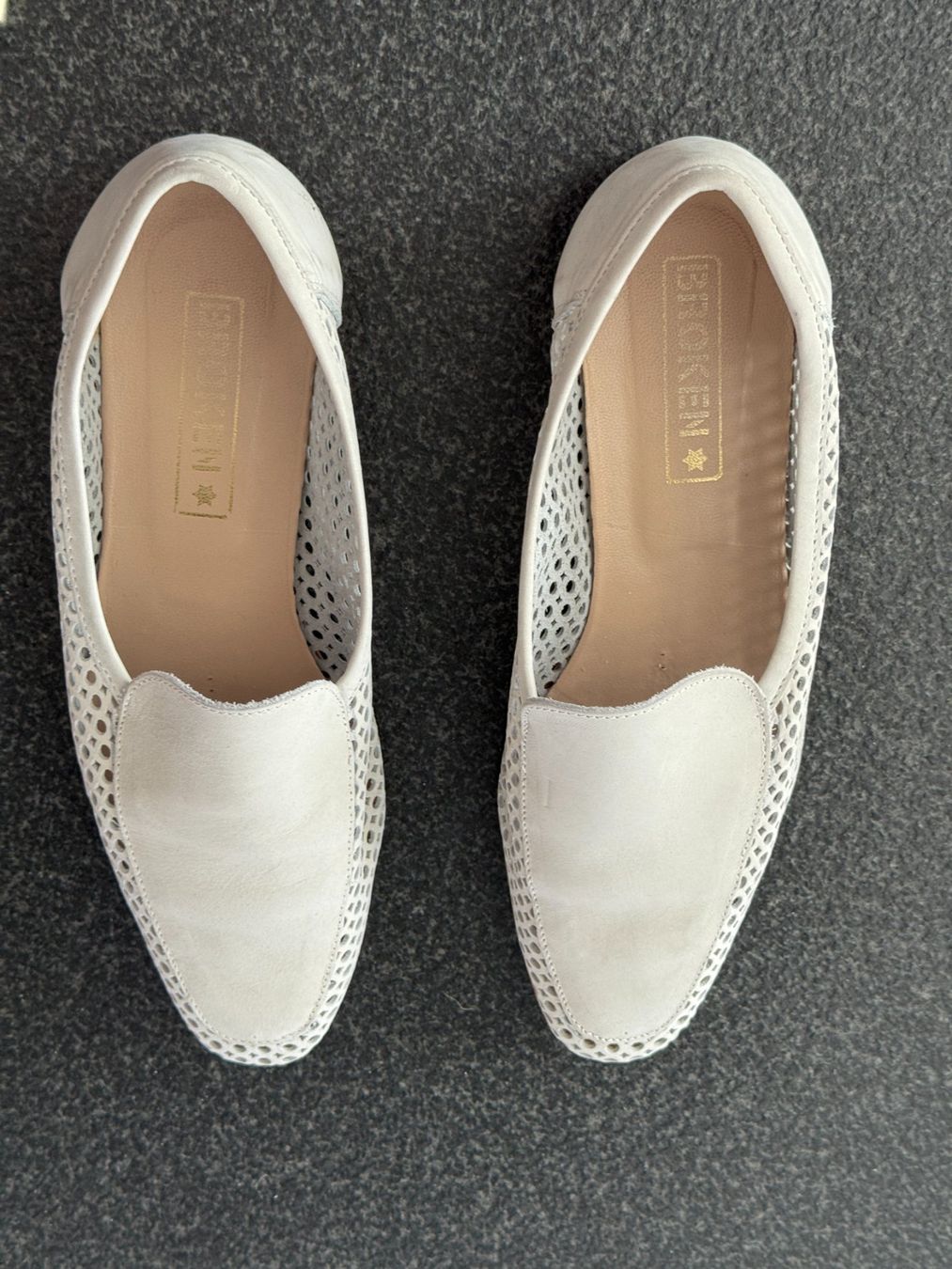 Scarpe da donna: Eleganter luftiger Sommerschuh, Grösse 36, hellbeige – Usato da Niederhasli venduto da Berno 2