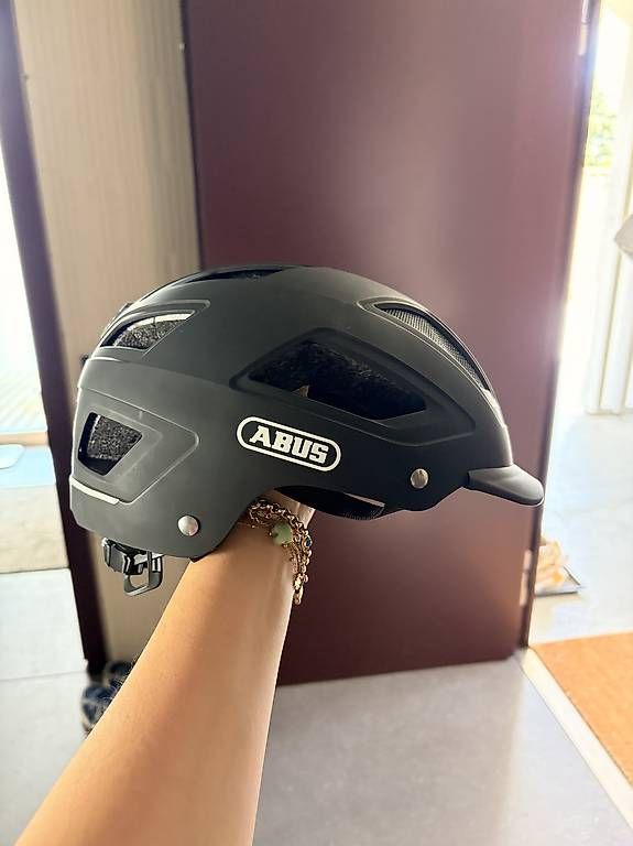 Abus Helme: Abus Herrenhelm – Gebraucht aus Gunzwil von iy61 1