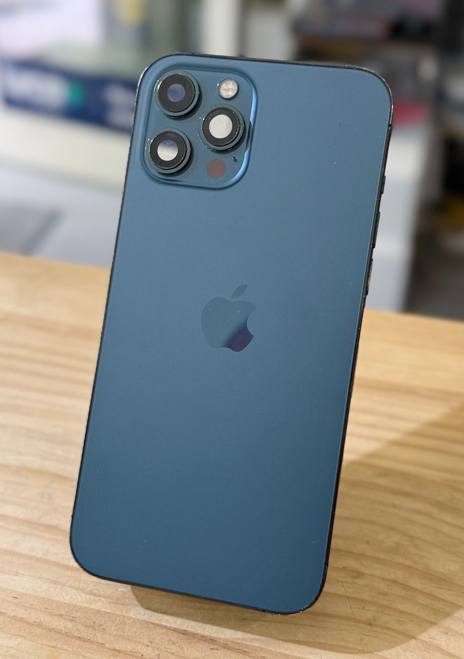 Apple Telefoni cellulari / Smartphones: Châssis iPhone 12 Pro Max Graphite (dos non original) – Usato da Morges venduto da DA-repa 1
