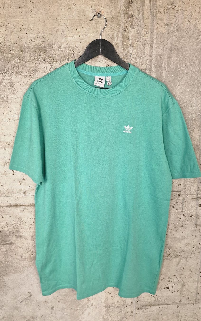 Adidas T-shirt: Adidas T-Shirt Grösse S/M – Nuovo (secondo la descrizione) da Affeltrangen venduto da Szafaoli