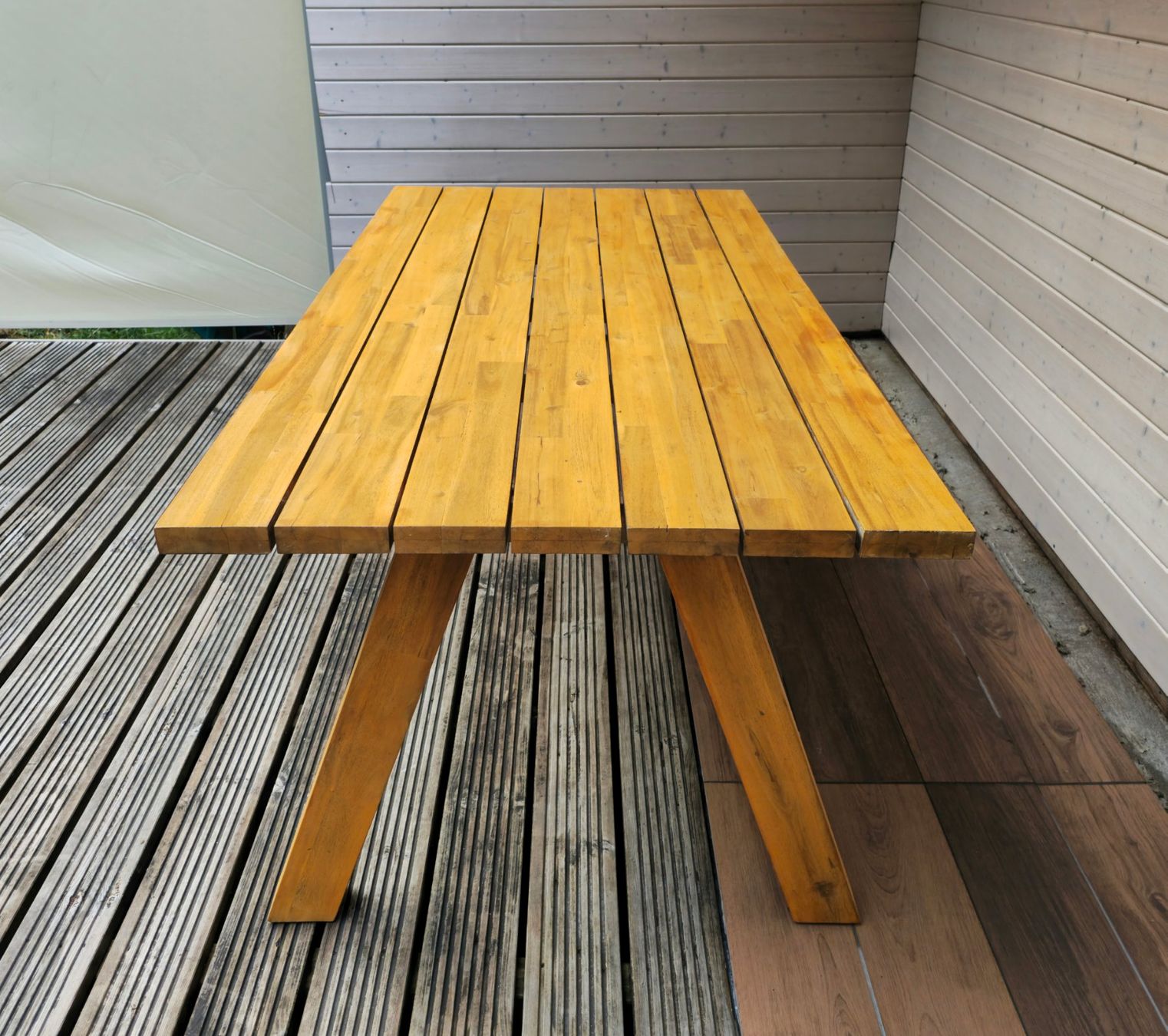 Tables: Gartentisch aus Holz – D'occasion à Etzgen par VierRingeA6 1