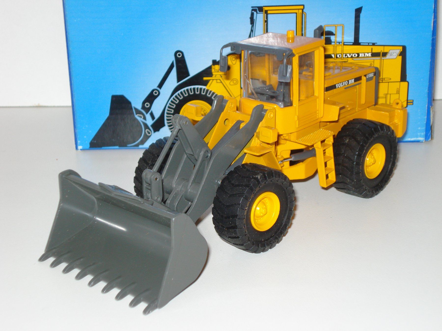 Kits de montage: Radlader VOLVO BM L 150 C – Neuf (Voir description) à Mitlödi par worker04 1