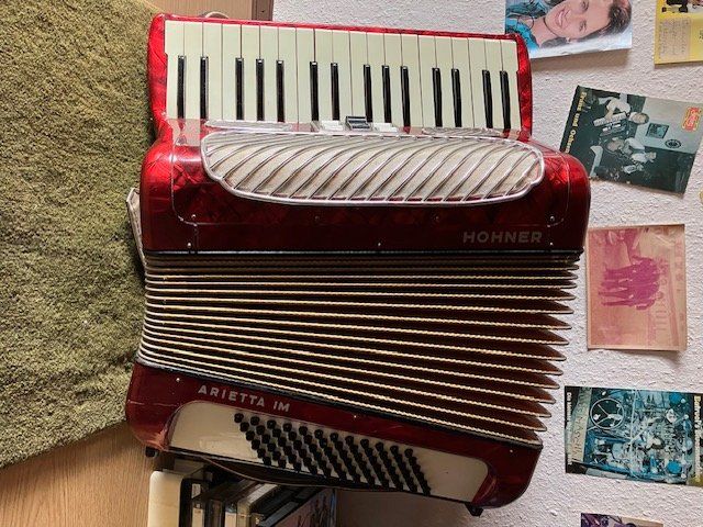 Hohner Strumenti musicali: Accordeon Hohner "Ariette IM* – Usato da Au SG venduto da Truetrack 2