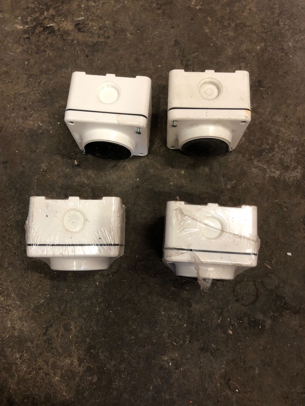 Interruttori: 4 boutons poussoirs – Usato da Chénens venduto da Toutaunfranc 3