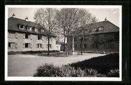 Freidorf b. Basel, Platz mit Brunnen und
