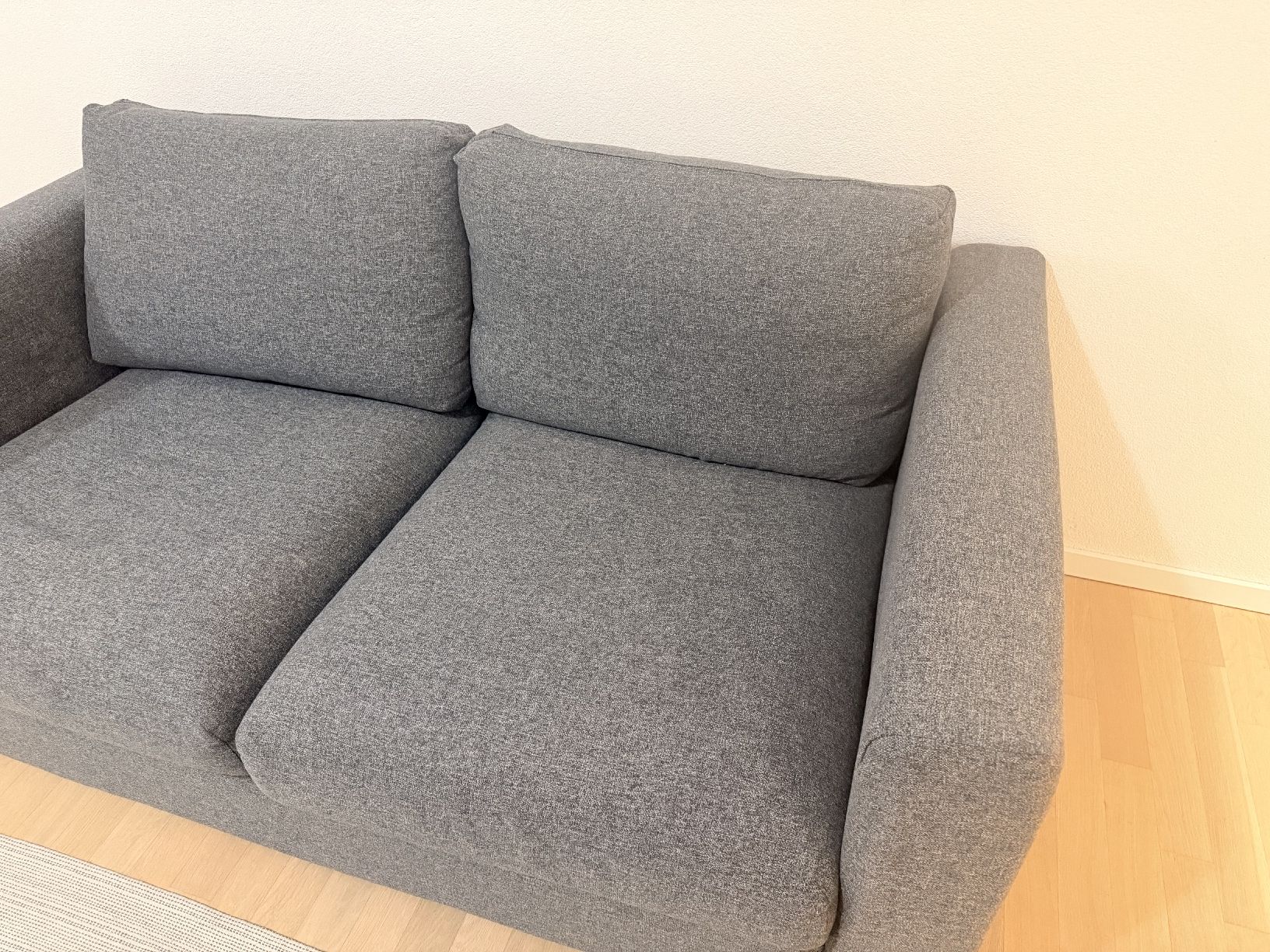 Ikea Divani: IKEA VIMLE 2-Seater Sofa, Grey – Usato da Lausanne venduto da jckim 1