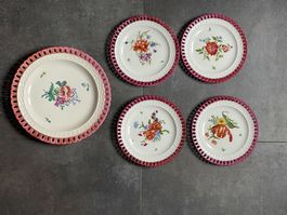 Antike Sammelteller mit Blumenmuster, 7 Stück, handbemalt!