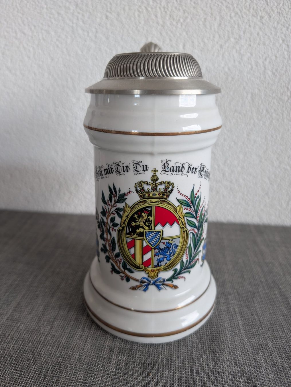Bicchieri: Bierkrug mit Zinndeckel – Usato da Bern venduto da ari_66yc